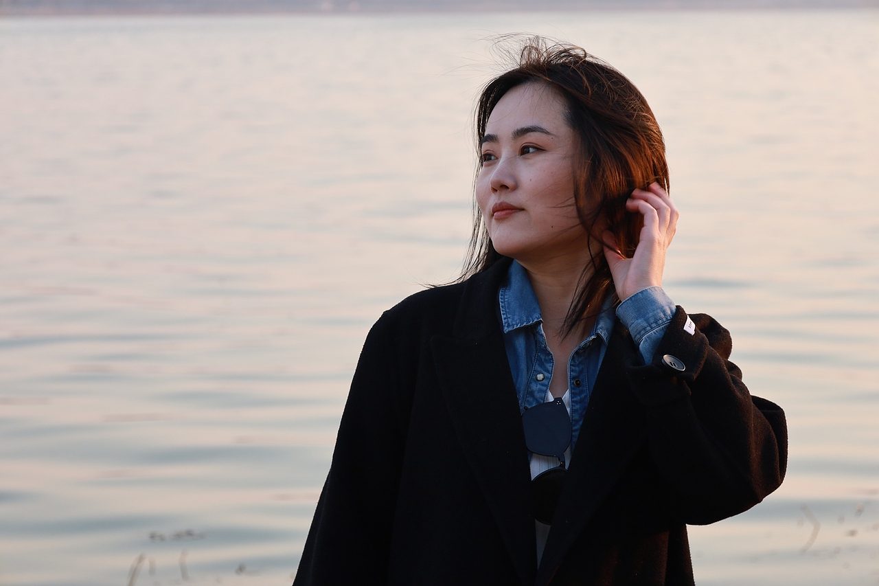 湖边漫步-人像摄影【原片】（图ZNDA1NTAxNTI0） - 人像摄影 - 站酷设计师想想都开心原创素材 - 站酷ZCOOL