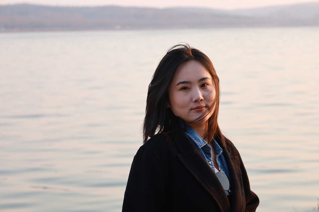 湖边漫步-人像摄影【原片】（图ZNDA1NTAxNTIw） - 人像摄影 - 站酷设计师想想都开心原创素材 - 站酷ZCOOL