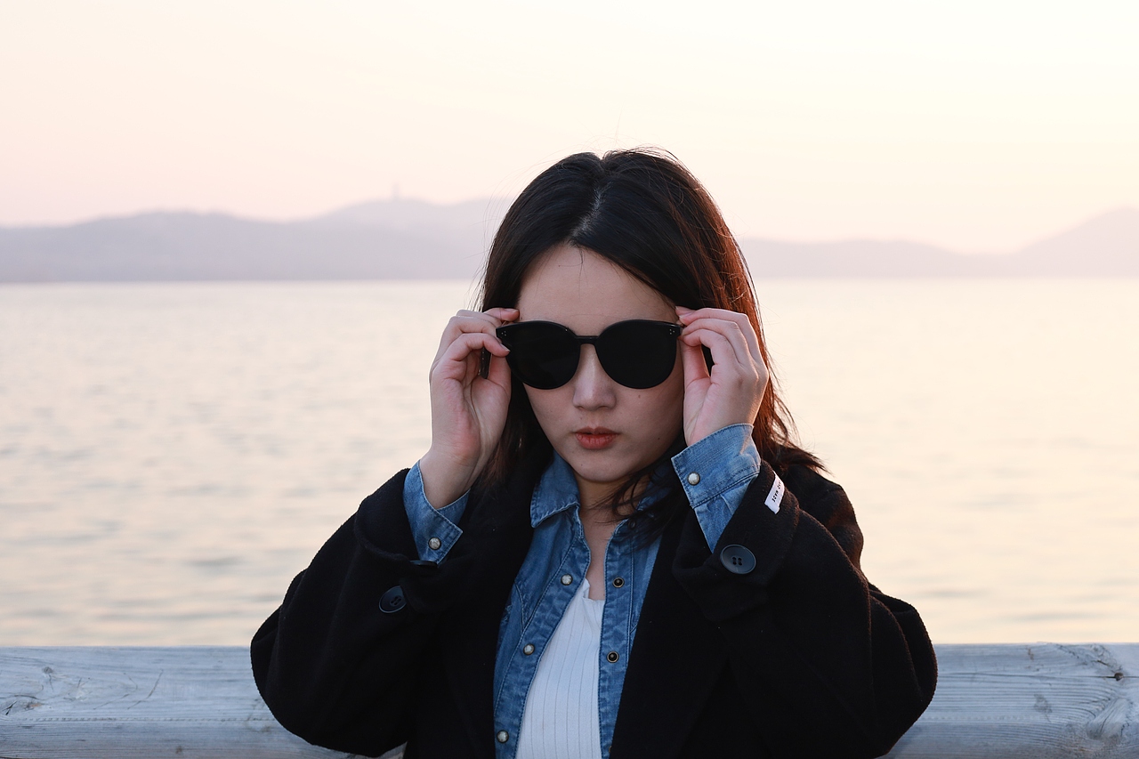 湖边漫步-人像摄影【原片】（图ZNDA1NTAxNTky） - 人像摄影 - 站酷设计师想想都开心原创素材 - 站酷ZCOOL