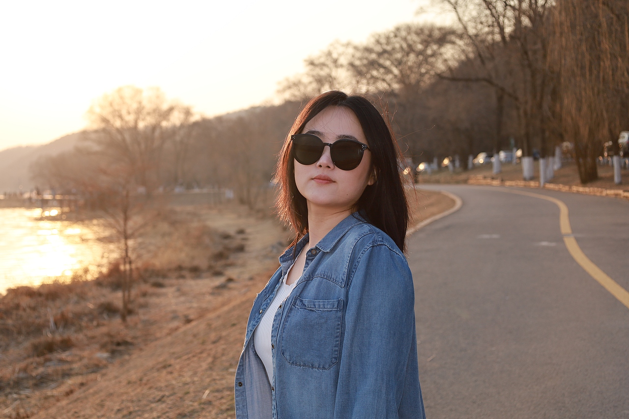 湖边漫步-人像摄影【原片】（图ZNDA1NTAxNDY4） - 人像摄影 - 站酷设计师想想都开心原创素材 - 站酷ZCOOL