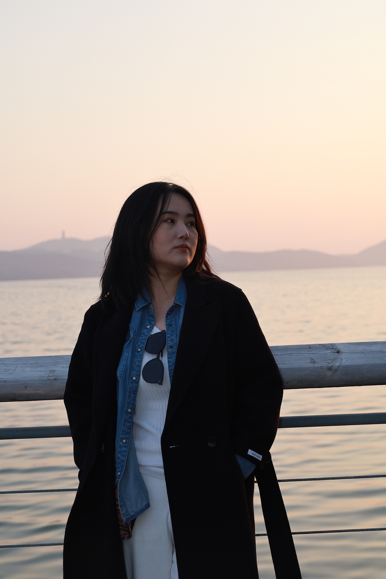 湖边漫步-人像摄影【原片】（图ZNDA1NTAxNTg0） - 人像摄影 - 站酷设计师想想都开心原创素材 - 站酷ZCOOL