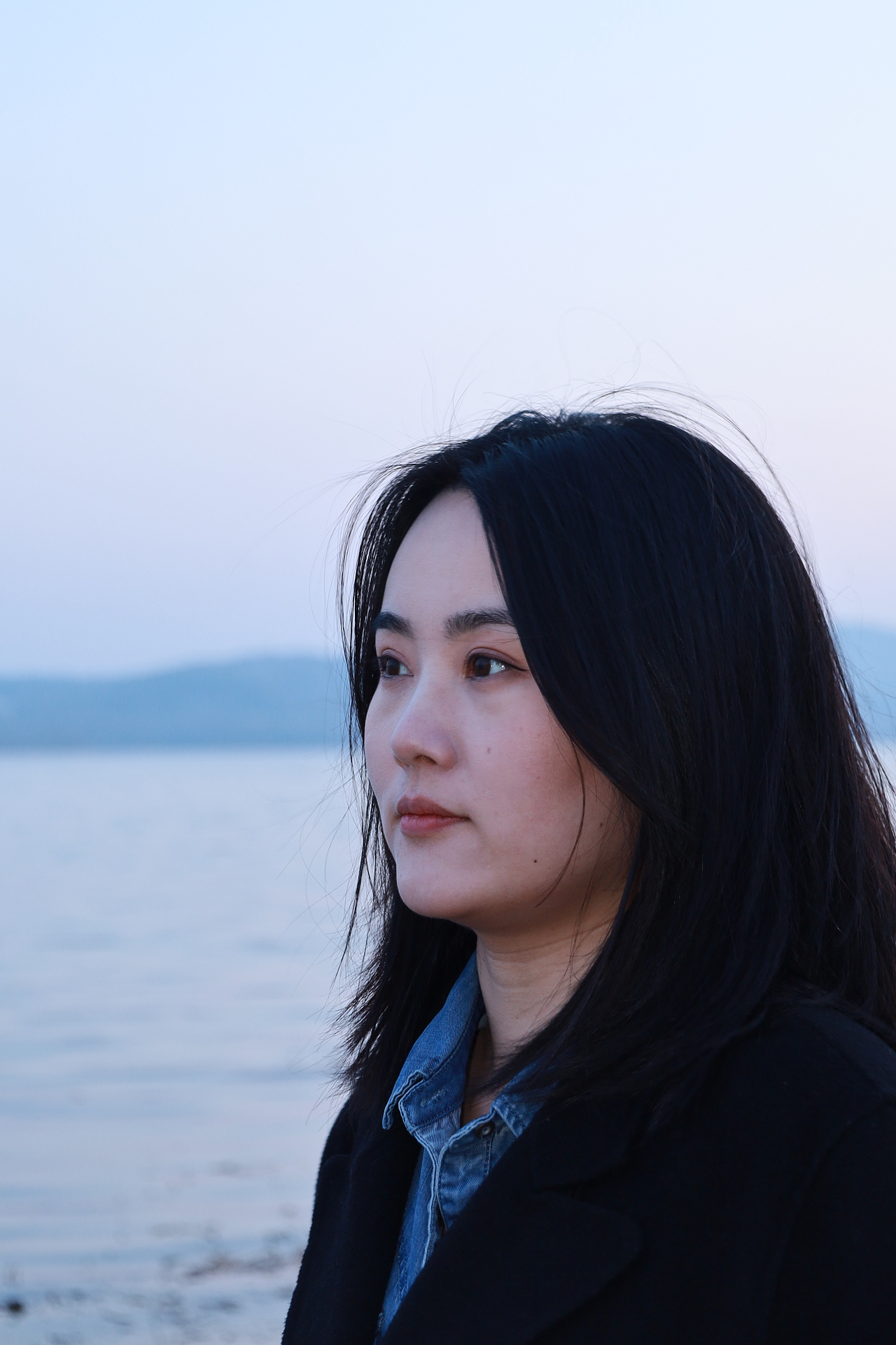 湖边漫步-人像摄影【原片】（图ZNDA1NTAxNzM2） - 人像摄影 - 站酷设计师想想都开心原创素材 - 站酷ZCOOL