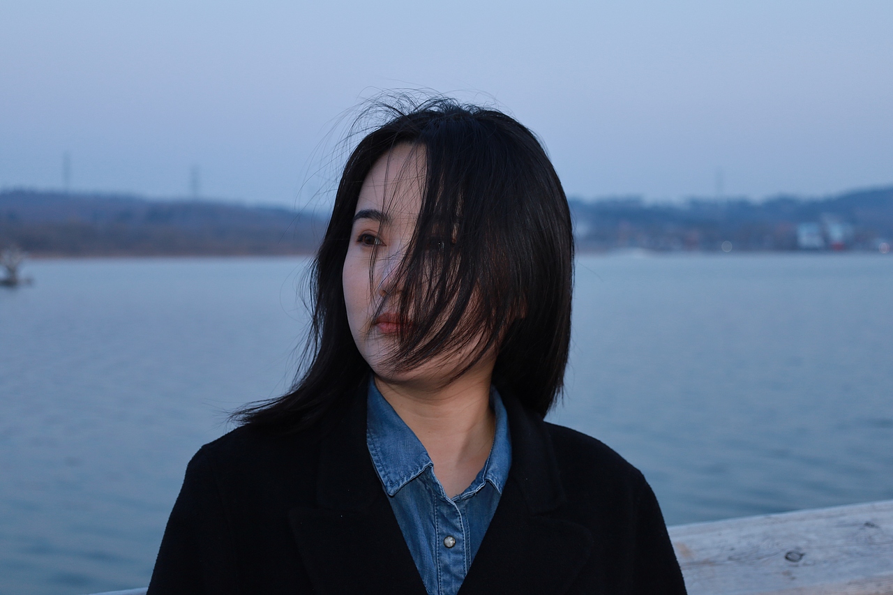 湖边漫步-人像摄影【原片】（图ZNDA1NTAxNzA0） - 人像摄影 - 站酷设计师想想都开心原创素材 - 站酷ZCOOL