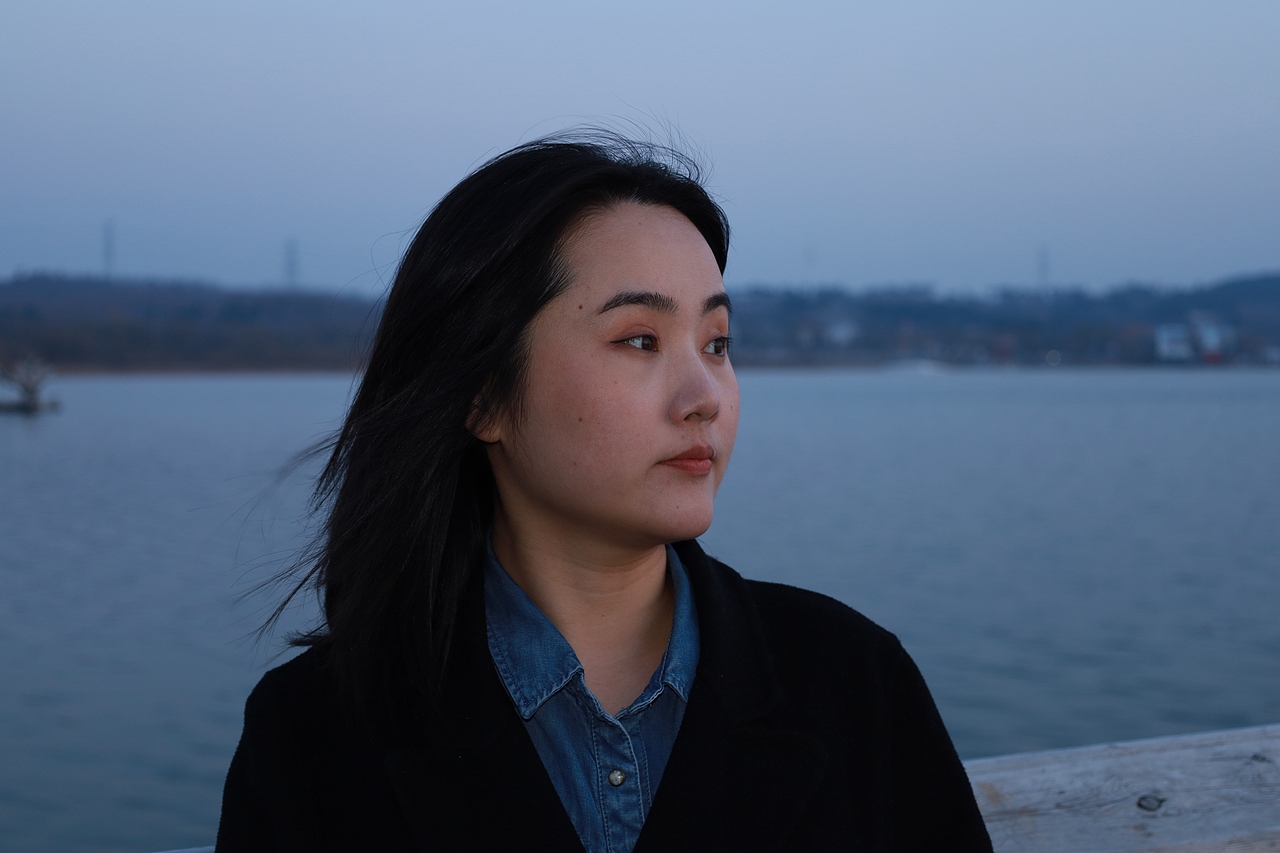 湖边漫步-人像摄影【原片】（图ZNDA1NTAxNzAw） - 人像摄影 - 站酷设计师想想都开心原创素材 - 站酷ZCOOL