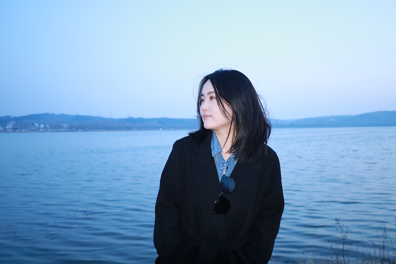 湖边漫步-人像摄影【原片】（图ZNDA1NTAxNzg0） - 人像摄影 - 站酷设计师想想都开心原创素材 - 站酷ZCOOL