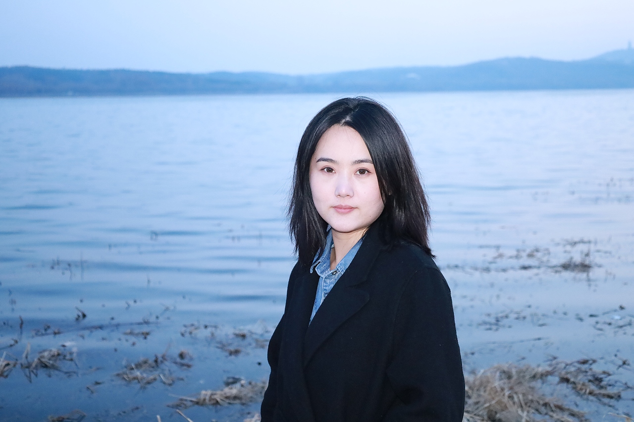 湖边漫步-人像摄影【原片】（图ZNDA1NTAxNzQ0） - 人像摄影 - 站酷设计师想想都开心原创素材 - 站酷ZCOOL