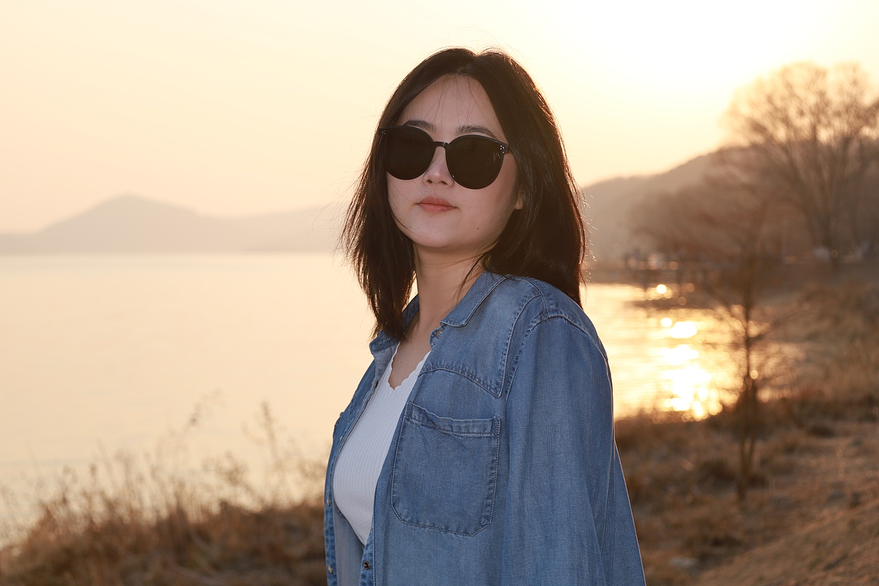 湖边漫步-人像摄影【原片】（图ZNDA1NTAxNDg0） - 人像摄影 - 站酷设计师想想都开心原创素材 - 站酷ZCOOL