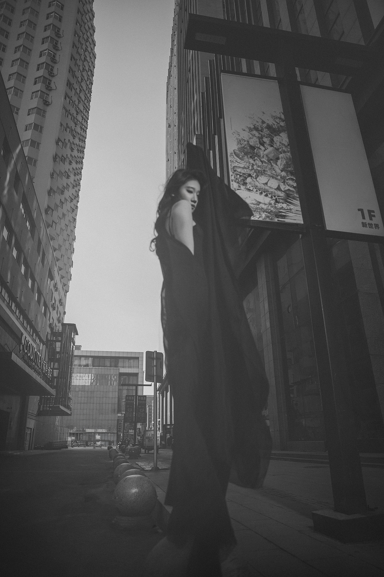 工作室楼下拍的一组外景（图ZNDA1NTA4NTk2） - 人像摄影 - 站酷设计师教摄影的张老师原创素材 - 站酷ZCOOL