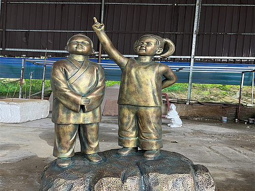 玻璃钢仿铜人物雕塑