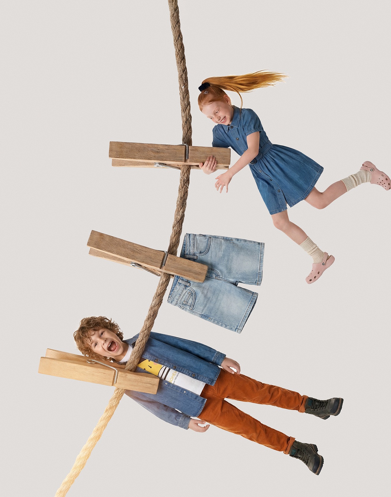 巨人国与小人国（图ZNDA1NTM2NTc2） - AI作品 - 站酷设计师易一c原创素材 - 站酷ZCOOL