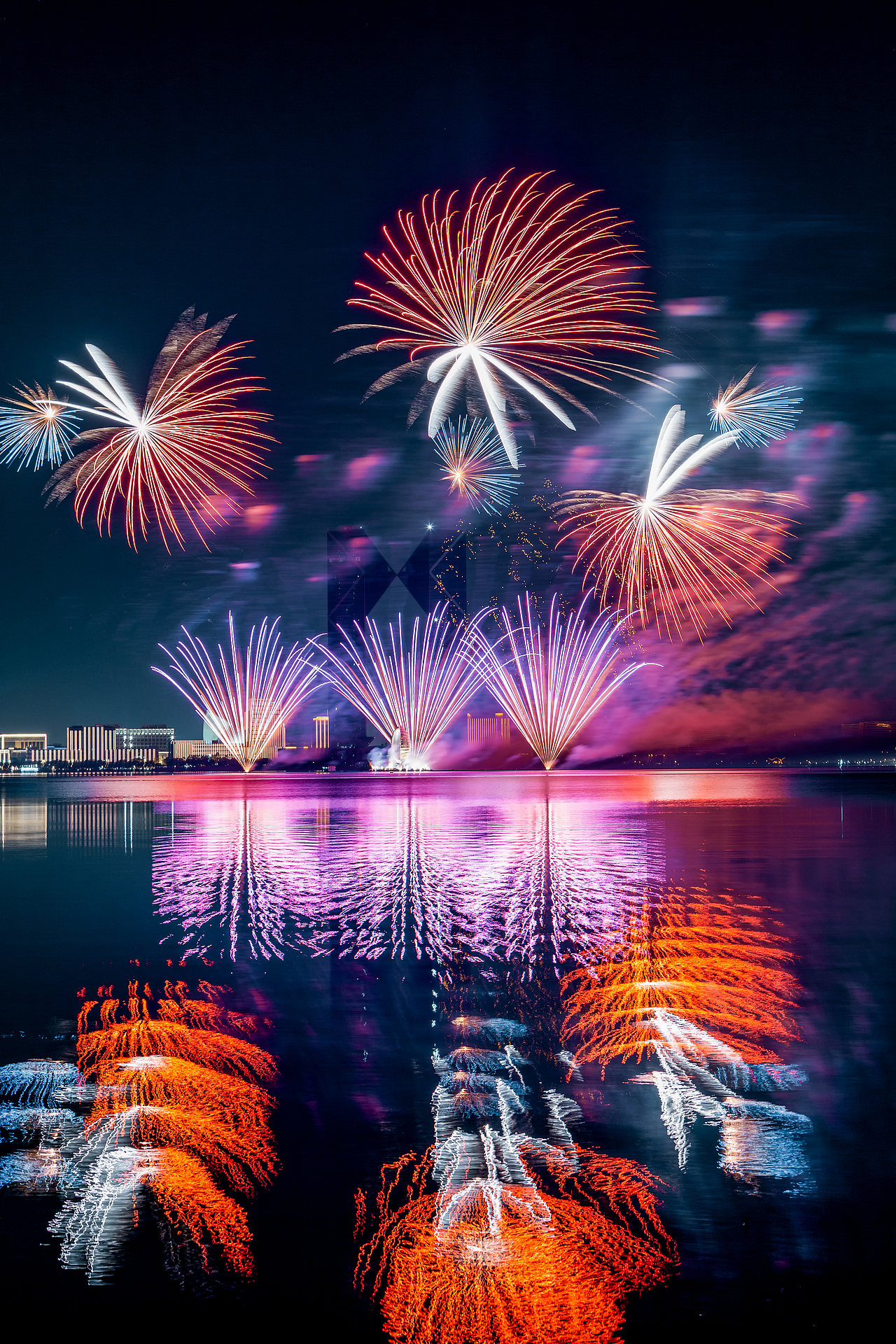 绚烂的烟花（图ZNDA1NTY2MzI0） - 风光摄影 - 站酷设计师逐風原创素材 - 站酷ZCOOL