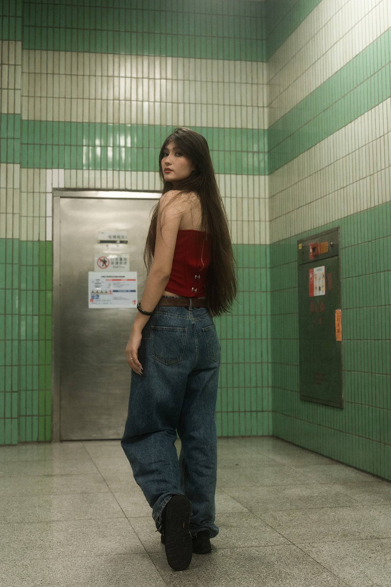 地铁情绪人像（图ZNDA1NTgxMzMy） - 人像摄影 - 站酷设计师PH值蛋蛋原创素材 - 站酷ZCOOL