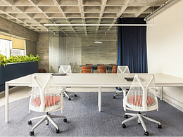 办公楼装修：保留混凝土梁 以木工平衡原始感