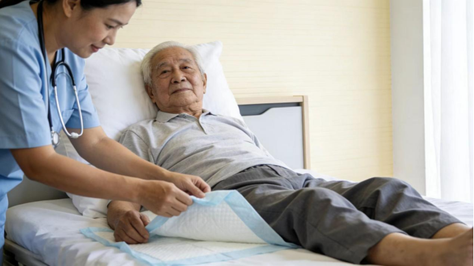 PPT课件赋能老人照护，规范尿垫更换流程，传递暖心守护（图ZMTU1NDIzMTY=） - 资讯 - 站酷设计师为爱得原创素材 - 站酷ZCOOL