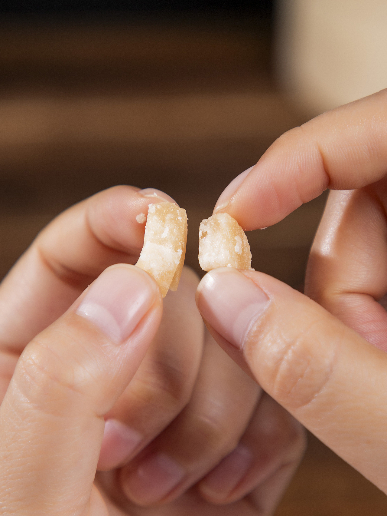 有间|梨花猫百草有机润喉糖（图ZNDA1NjU4MDU2） - 产品摄影 - 站酷设计师有间图片社原创素材 - 站酷ZCOOL