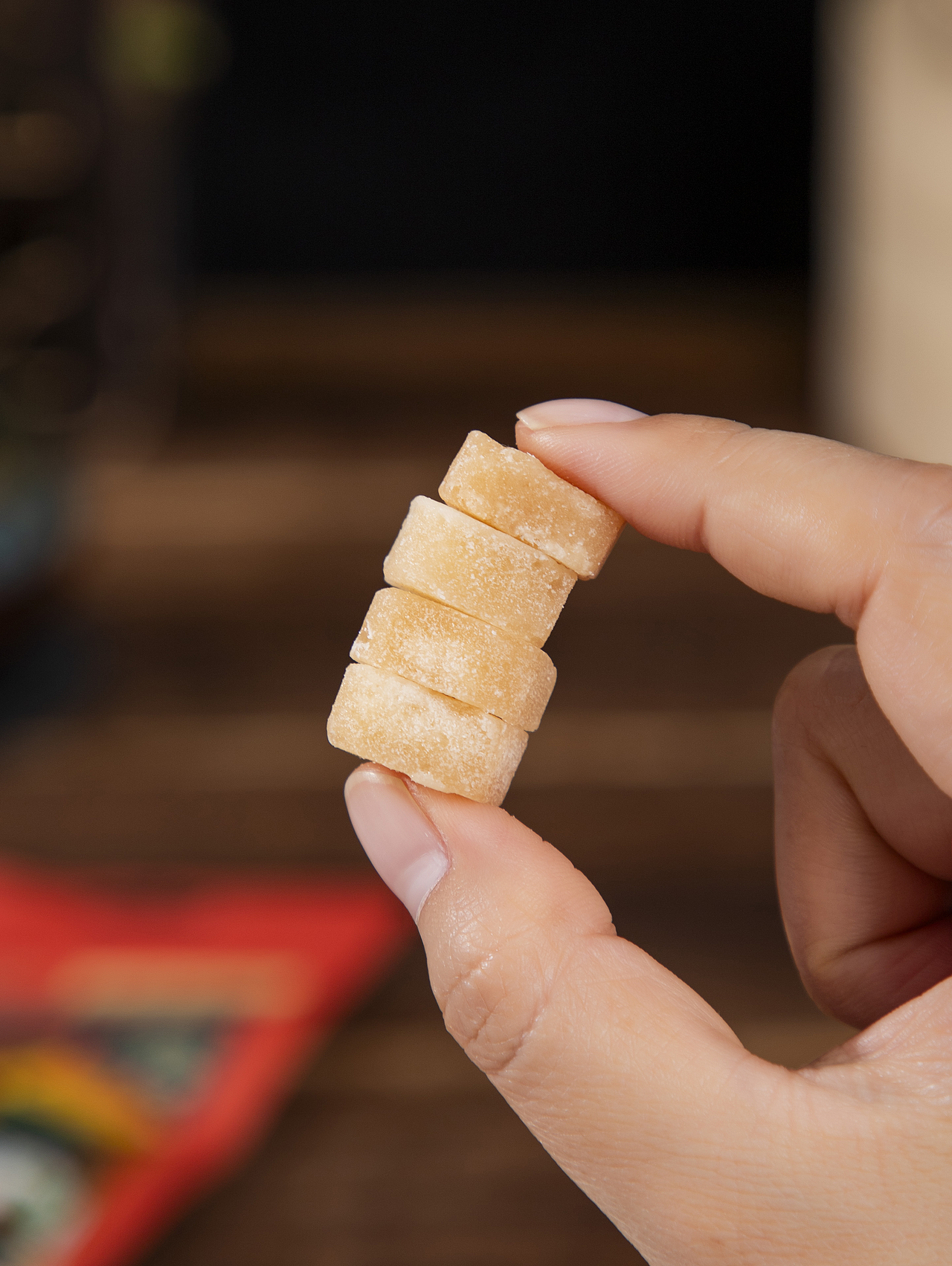 有间|梨花猫百草有机润喉糖（图ZNDA1NjU4MDUy） - 产品摄影 - 站酷设计师有间图片社原创素材 - 站酷ZCOOL