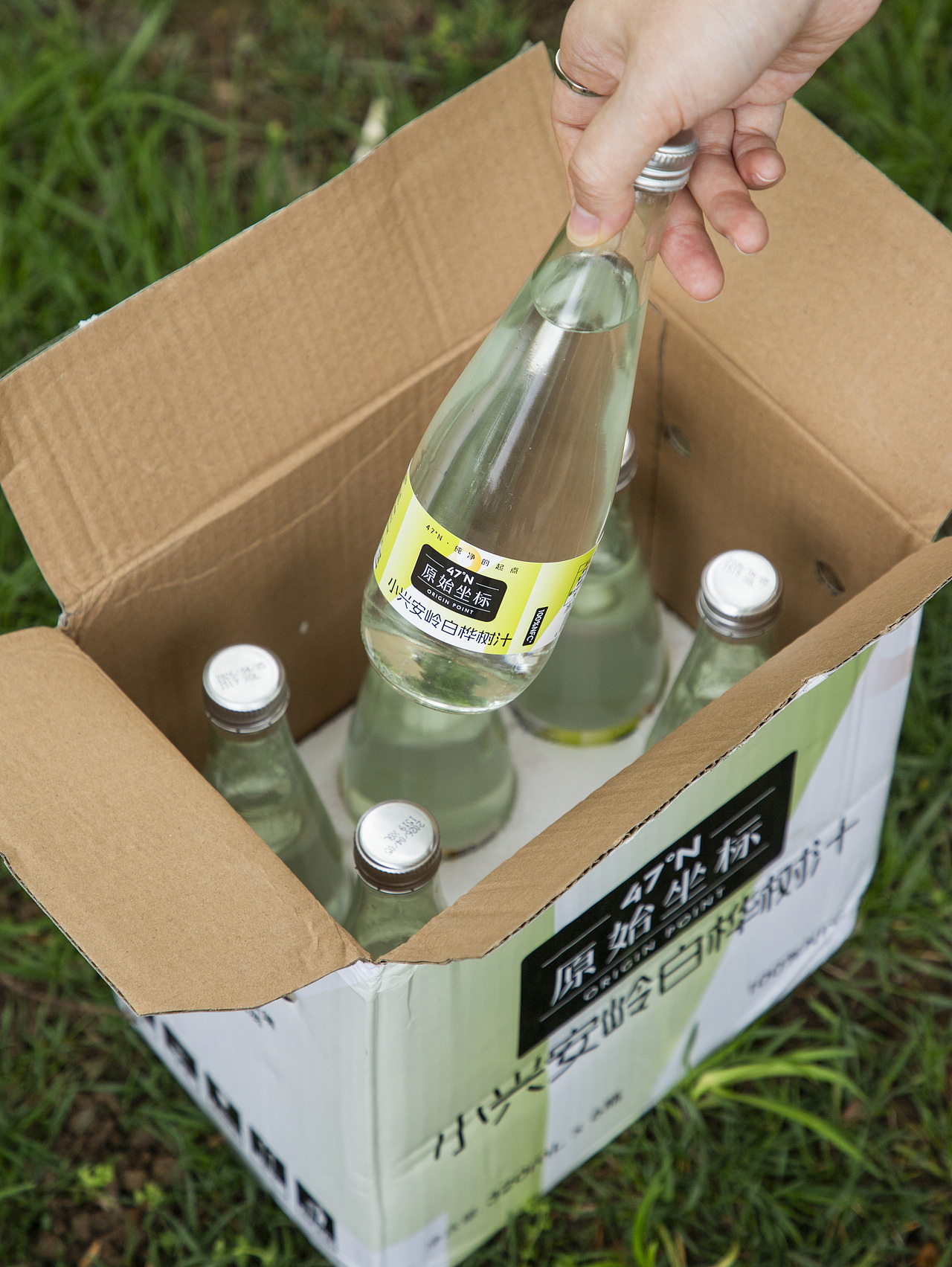 有间|原始坐标北纬47°小兴安岭白桦树汁（图ZNDA1NjU4MjI0） - 产品摄影 - 站酷设计师有间图片社原创素材 - 站酷ZCOOL