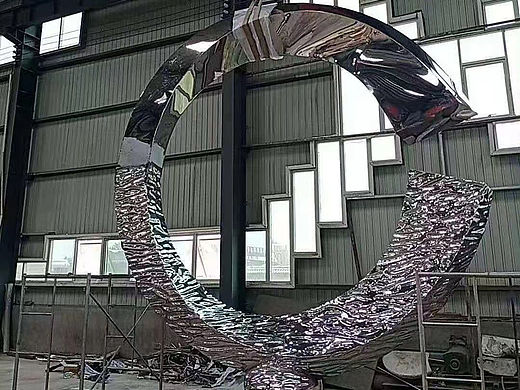 不锈钢圆环雕塑设计定制公司