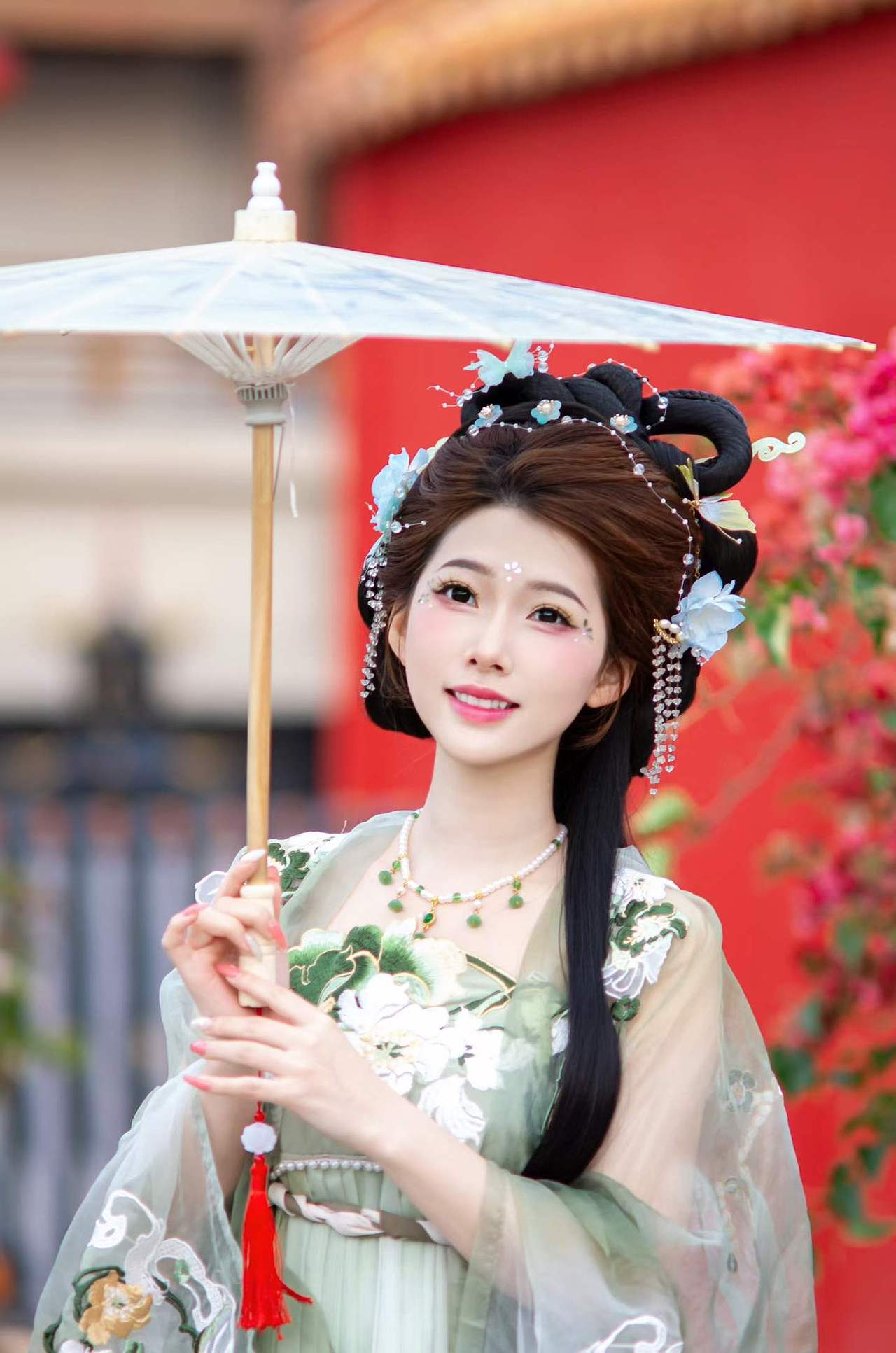 芙蓉不及美人妆，水殿风来珠翠香（图ZNDA1NzA5MzA0） - 人像摄影 - 站酷设计师阿北人原创素材 - 站酷ZCOOL