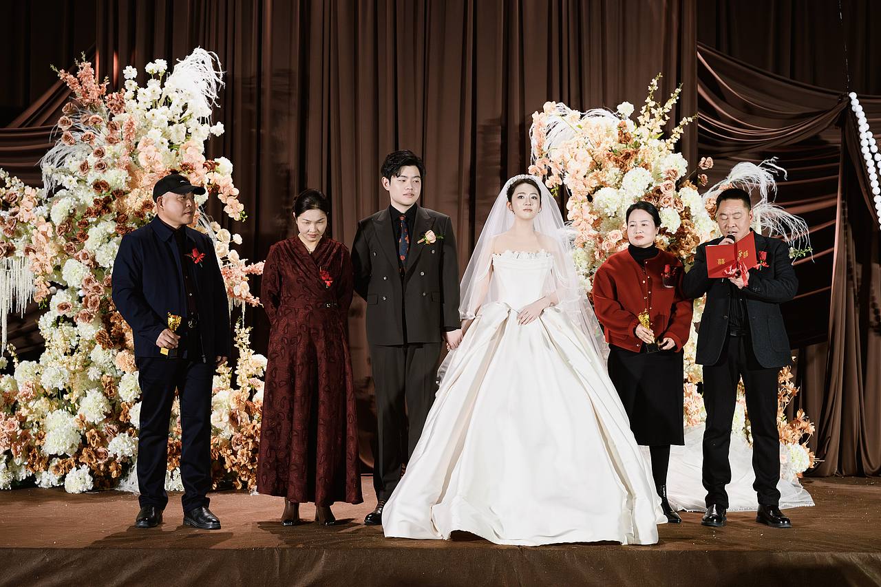 二五年十二月二十六日婚礼（图ZNDA1NzMzNDcy） - 婚礼摄影 - 站酷设计师摄影方师傅Fonda原创素材 - 站酷ZCOOL