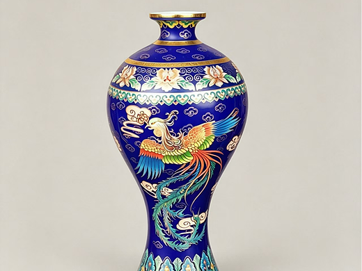 蓝地珐琅彩凤纹梅瓶