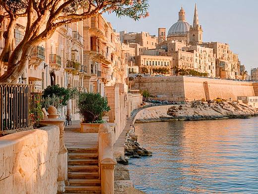 地中海光影十章：从科莫湖到摩纳哥的蓝白诗行