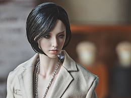 给女人偶剪了短发，穿上西装能有多帅？