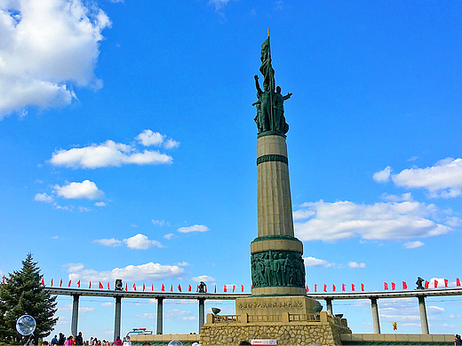 防洪胜利纪念塔（个人主页-ZMTQxNjYzODQ=） - 风光摄影 - 站酷设计师薛利莎原创素材 - 站酷ZCOOL