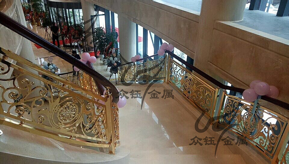 铝板雕花楼梯护栏轻奢大气款式 上门测量安装（图ZNDA1OTkzMTAw） - 其他工业/产品 - 站酷设计师艺术金属原创素材 - 站酷ZCOOL