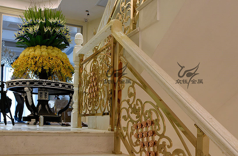 有格调的铝艺雕刻镀金楼梯护栏设计 奢华夺人视线（图ZNDA1OTkzMTU2） - 其他工业/产品 - 站酷设计师艺术金属原创素材 - 站酷ZCOOL