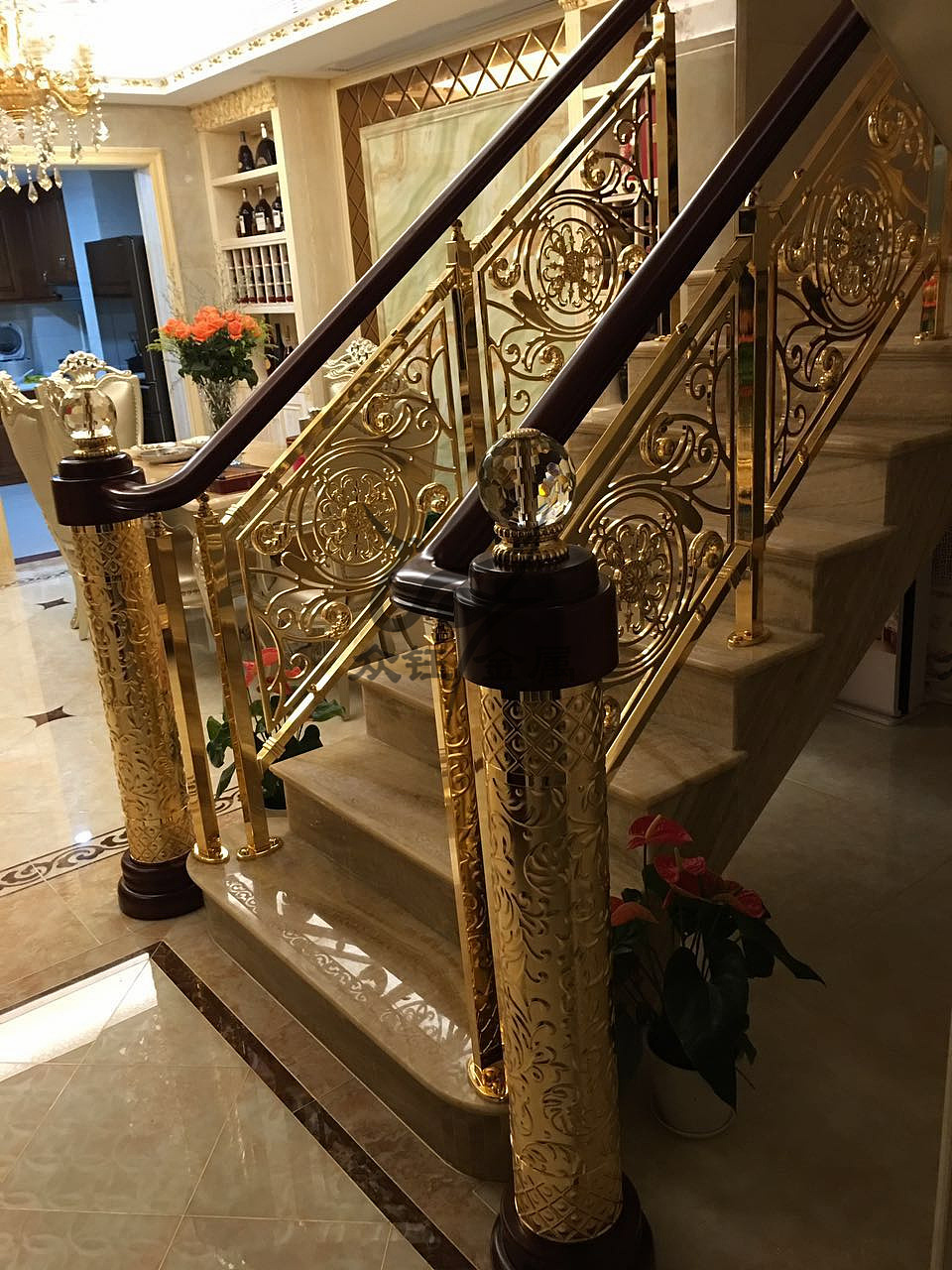 私人别墅精雕铝板镀金楼梯护栏 上门测量安装（图ZNDA1OTk0NzEy） - 其他工业/产品 - 站酷设计师艺术金属原创素材 - 站酷ZCOOL