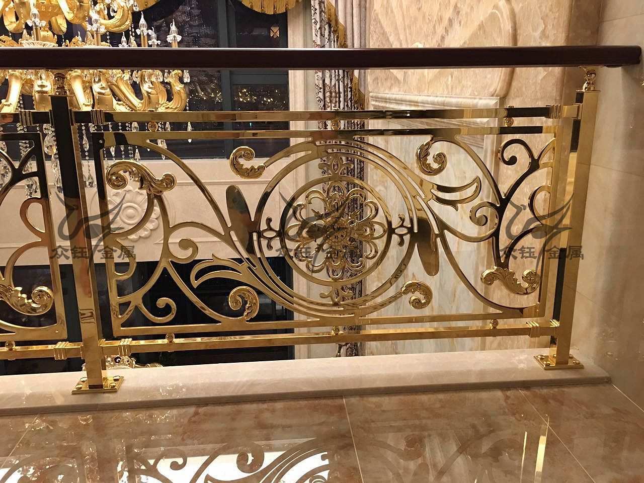 私人别墅精雕铝板镀金楼梯护栏 上门测量安装（图ZNDA1OTk0NzE2） - 其他工业/产品 - 站酷设计师艺术金属原创素材 - 站酷ZCOOL