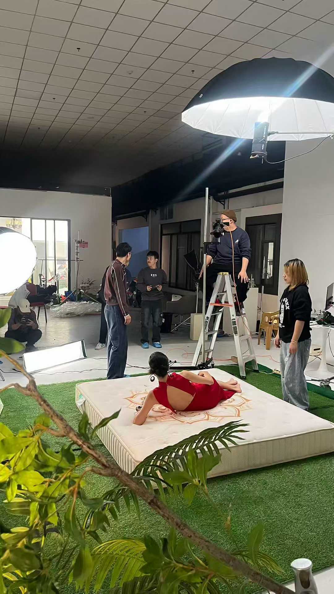 『平面』雅兰床垫60周年KV海报✖月半/光禾（图ZNDA2MDQ0OTIw） - 海报 - 站酷设计师肖啟铭Mark原创素材 - 站酷ZCOOL