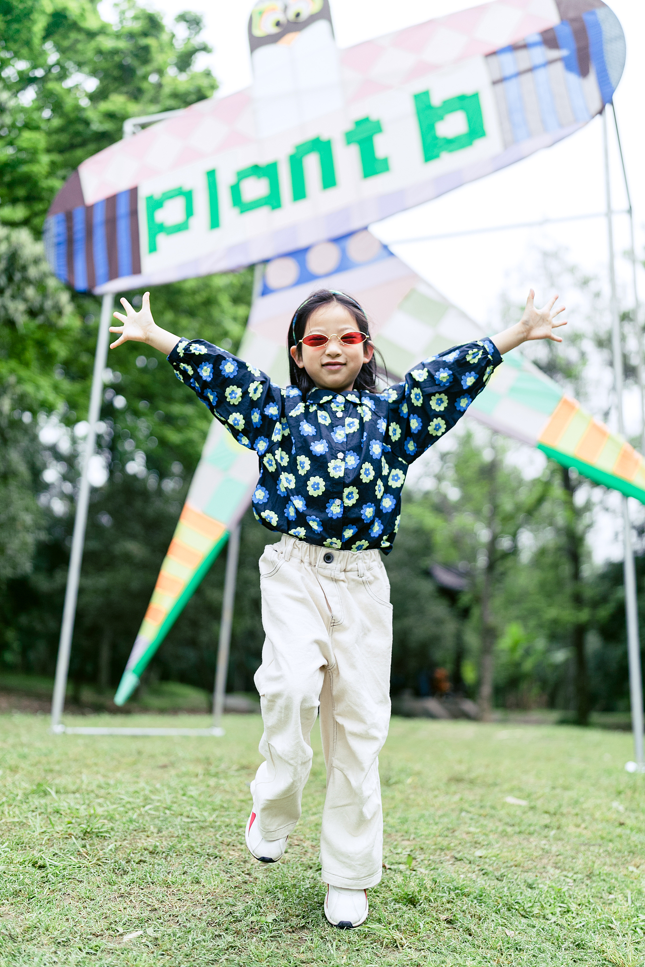 在森林里不期而遇（图ZNDA2MDc3MjA4） - 人像摄影 - 站酷设计师洪小漩原创素材 - 站酷ZCOOL