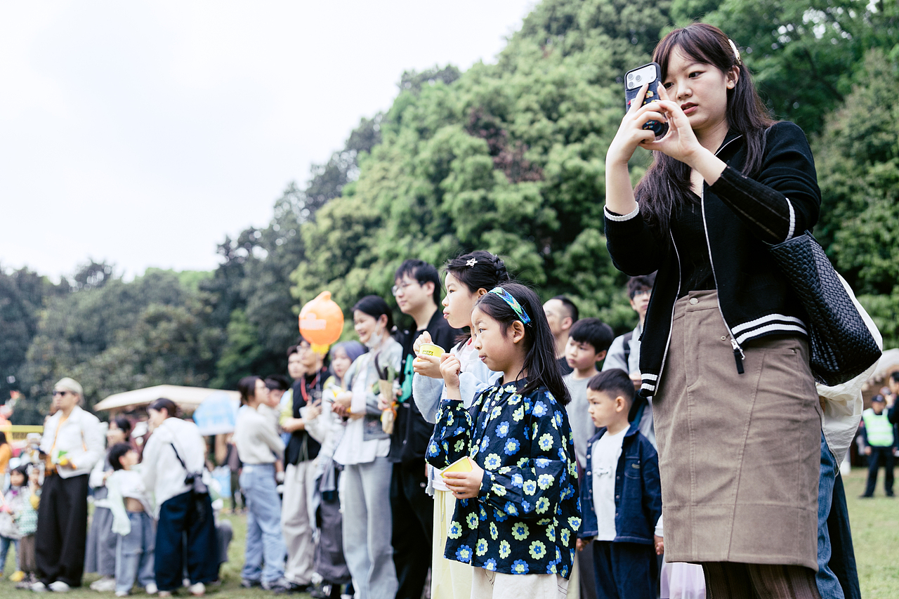 在森林里不期而遇（图ZNDA2MDc3MzQ4） - 人像摄影 - 站酷设计师洪小漩原创素材 - 站酷ZCOOL