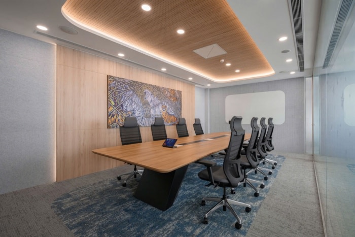 办公楼装修：接待台似航行船，天花如波光，品牌叙事启程（图ZMTU1NzEwMjg=） - 资讯 - 站酷设计师凯悦办公装修原创素材 - 站酷ZCOOL