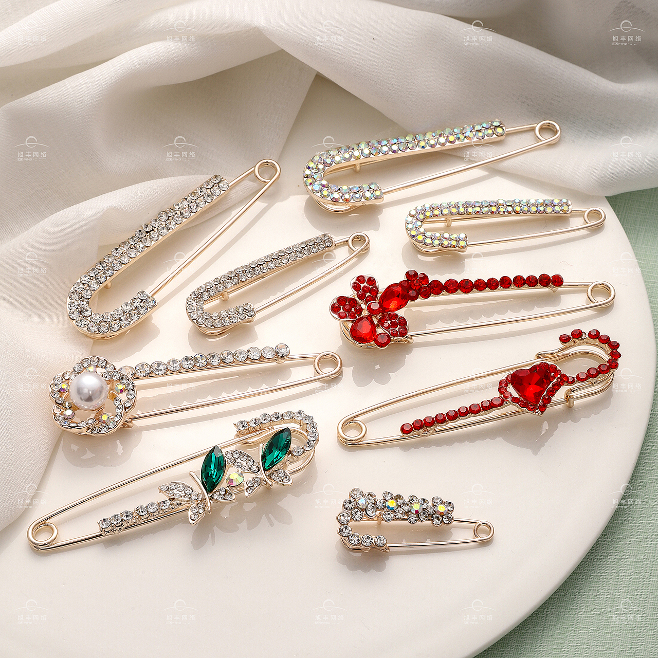 旭豐攝影---飾品類（胸針）（圖ZNDA2MTYzMDI4） - 產(chǎn)品攝影 - 站酷設(shè)計(jì)師旭豐網(wǎng)絡(luò)視覺中心原創(chuàng)素材 - 站酷ZCOOL