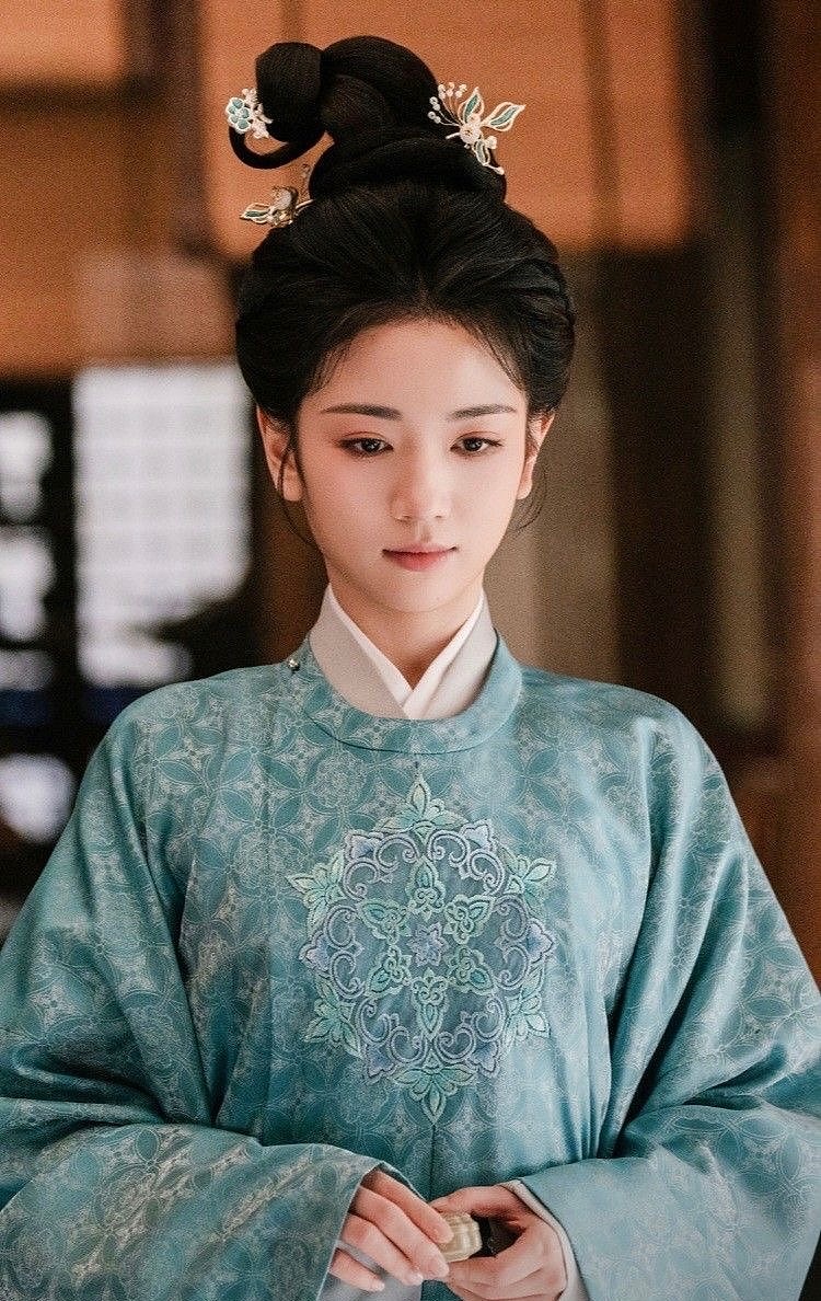 雪徑簪花錄：江南文心與漢服行吟（圖ZNDA2MTg2MjEy） - 人像攝影 - 站酷設計師一小迷糊一原創(chuàng)素材 - 站酷ZCOOL