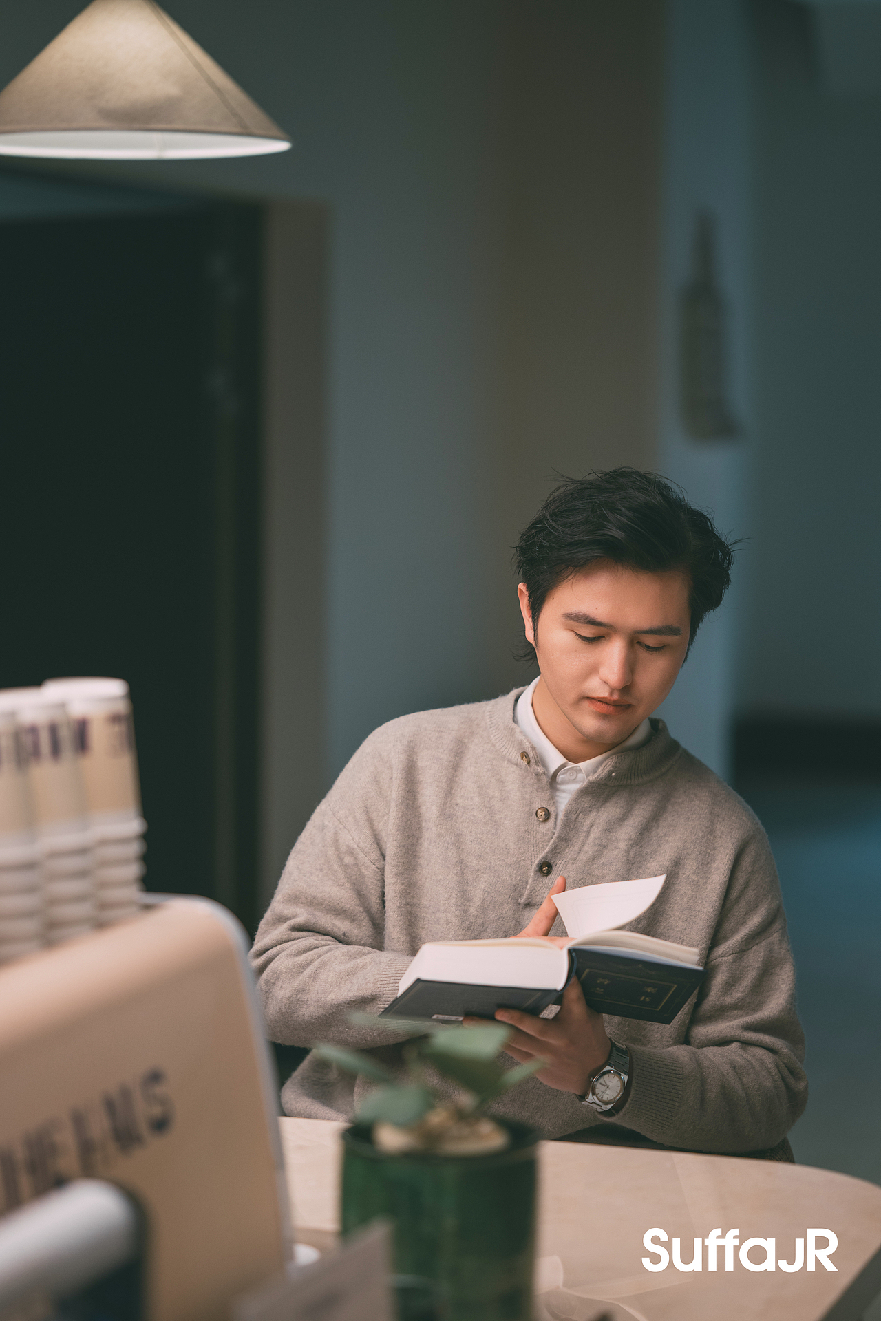 人像摄影Umt（图ZNDA2MjA4Nzky） - 人像摄影 - 站酷设计师朱尼尔沙发SUFFA原创素材 - 站酷ZCOOL