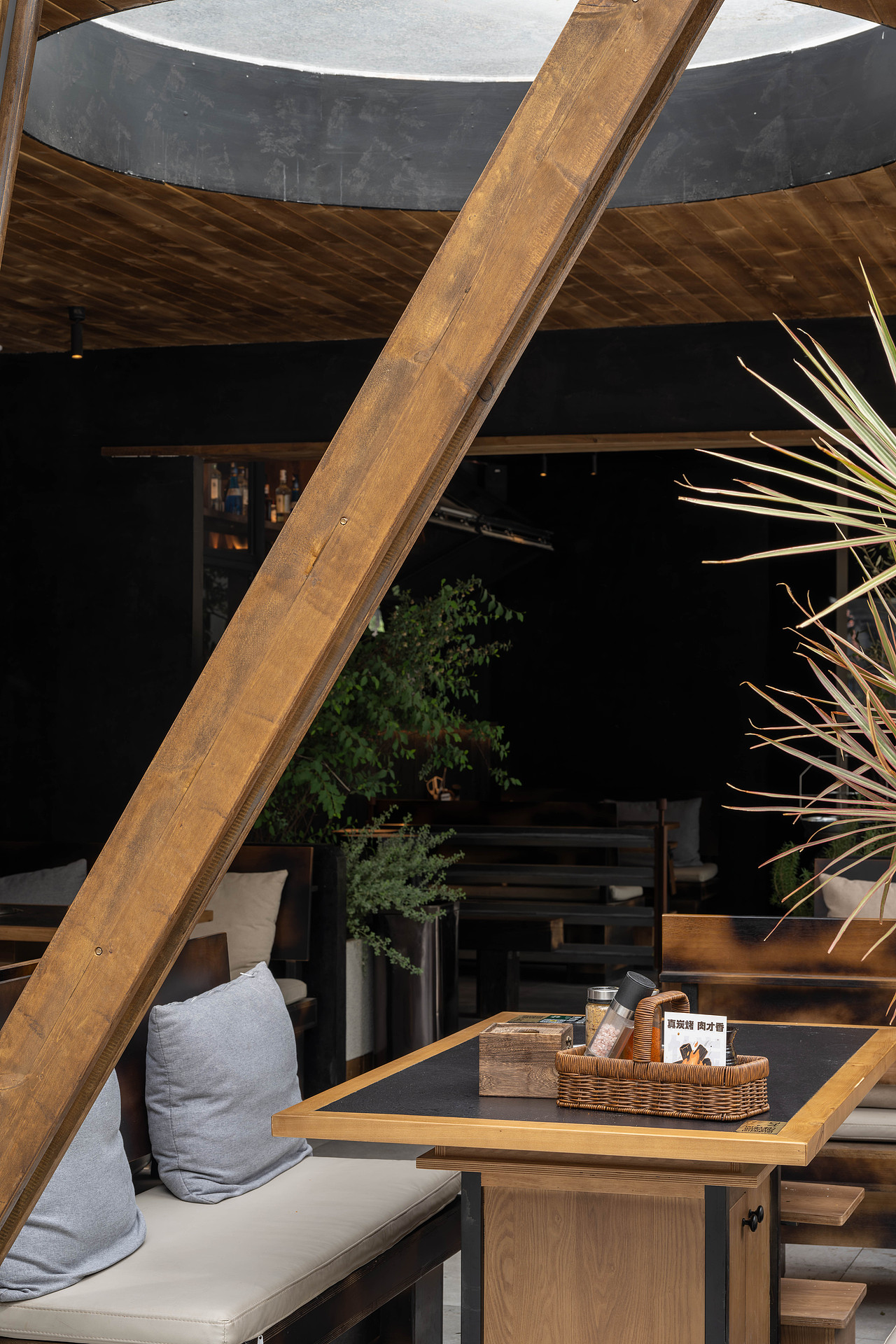 山野设计 × 冷遇见暖（图ZNDA2MjIyMzQ0） - 酒店餐饮设计 - 站酷设计师Shanyedesign原创素材 - 站酷ZCOOL