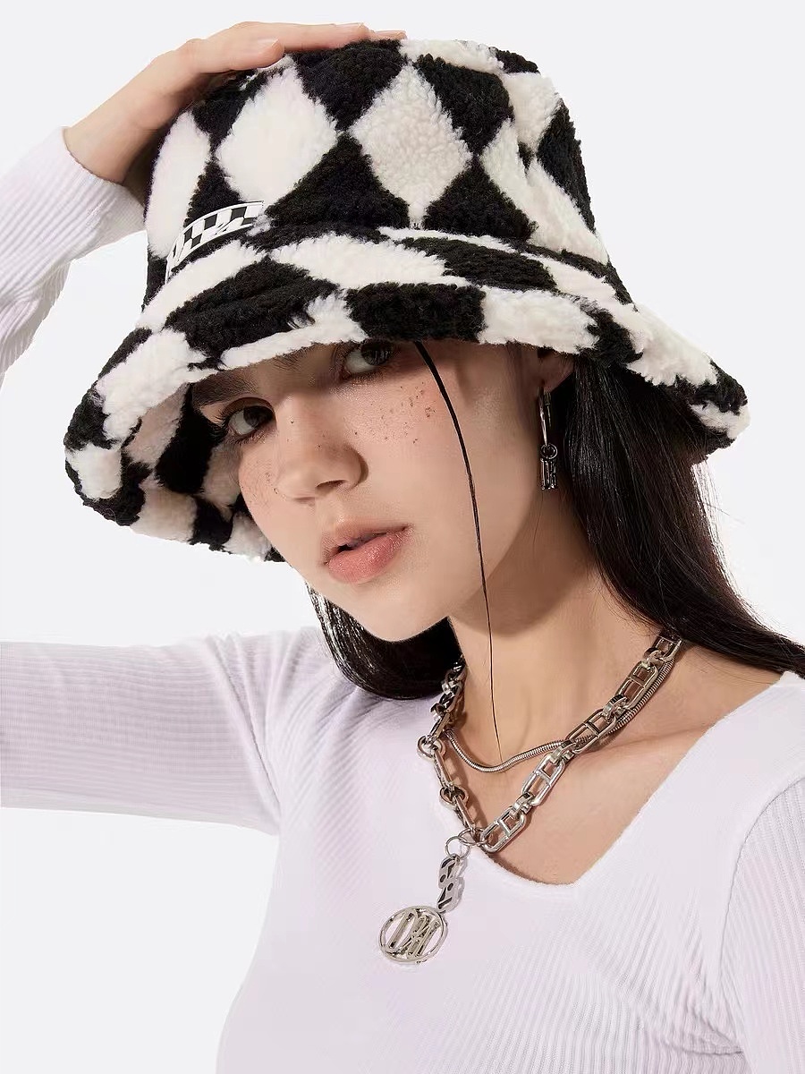 模特 服装拍摄 潮牌穿搭 欧美外模 少女感穿搭 街头风（图ZNDA2MjQyNjM2） - 人像摄影 - 站酷设计师优思模特Melo原创素材 - 站酷ZCOOL