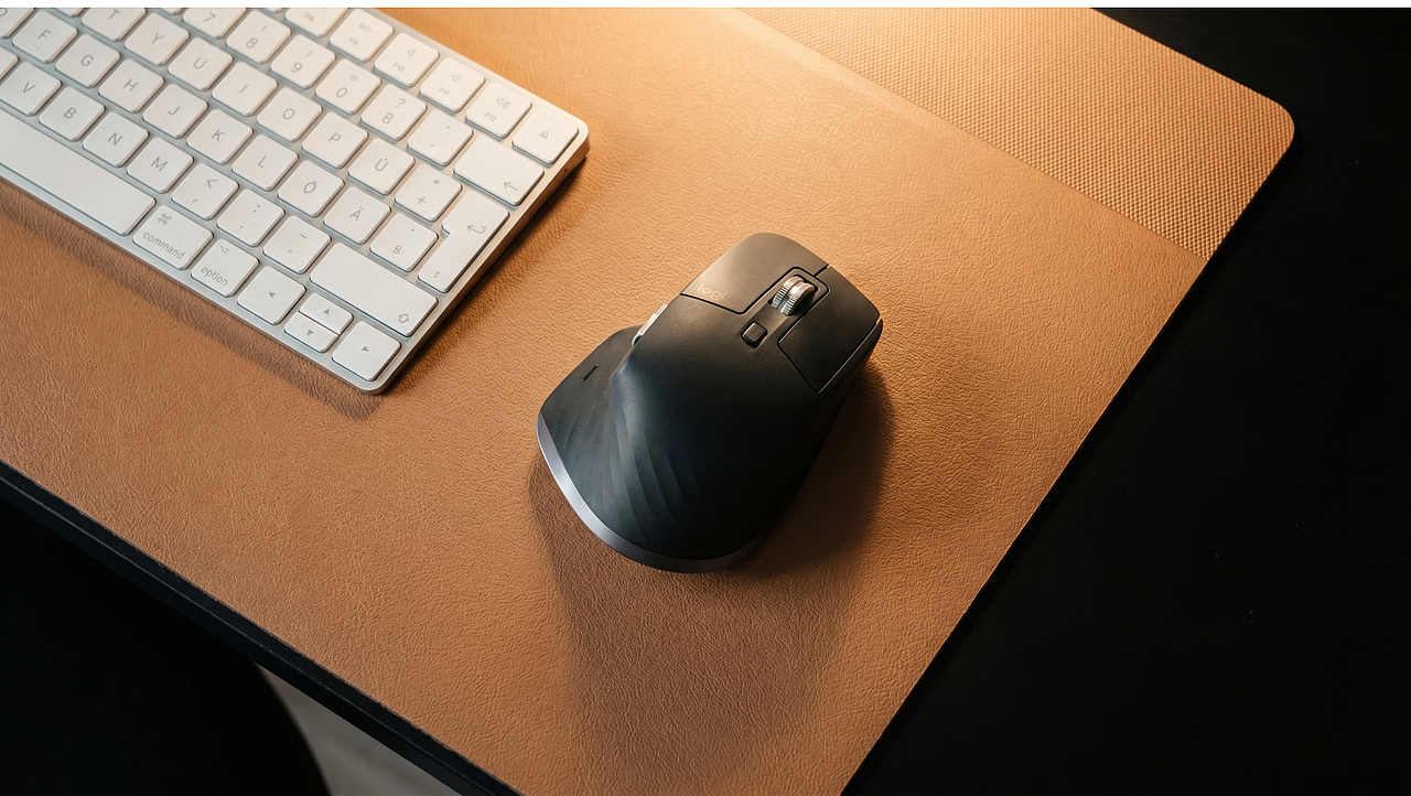 AIGC-罗技鼠标（图ZNDA2MjQyNzgw） - 产品 - 站酷设计师丶三点水原创素材 - 站酷ZCOOL