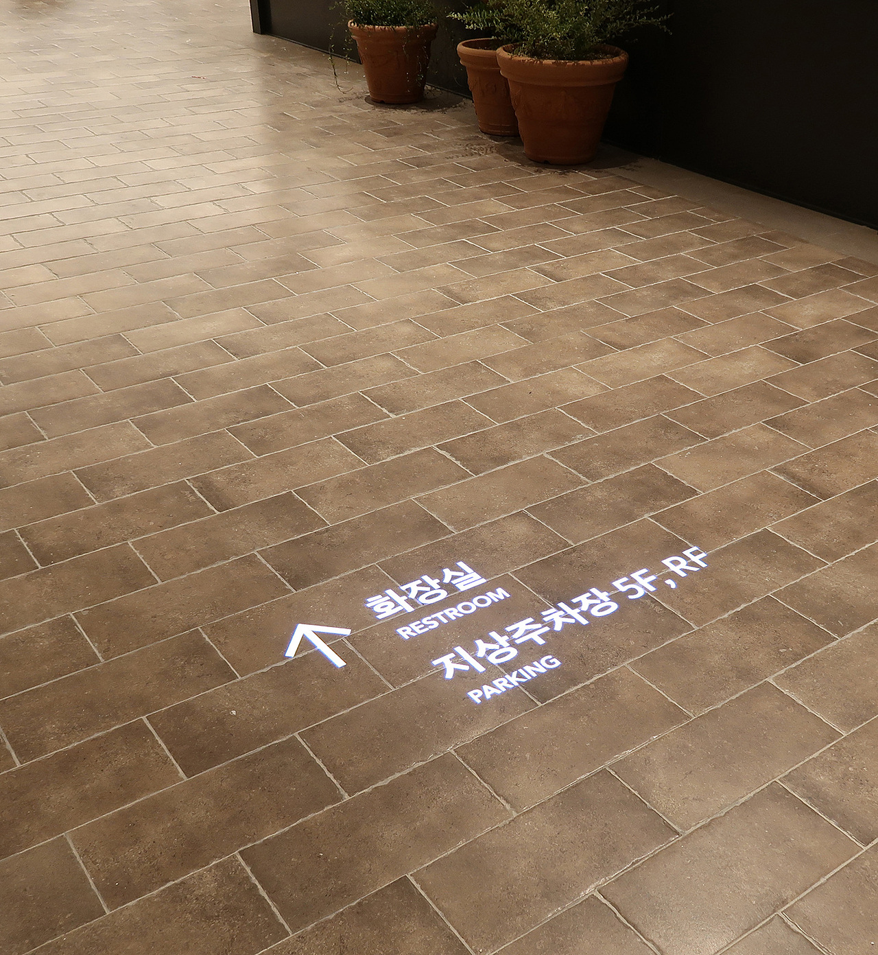 导视设计｜分享韩国写字楼项目导视系统设计｜高级感（图ZNDA2MjQ2OTYw） - 其他平面 - 站酷设计师长沙设计师老胡原创素材 - 站酷ZCOOL