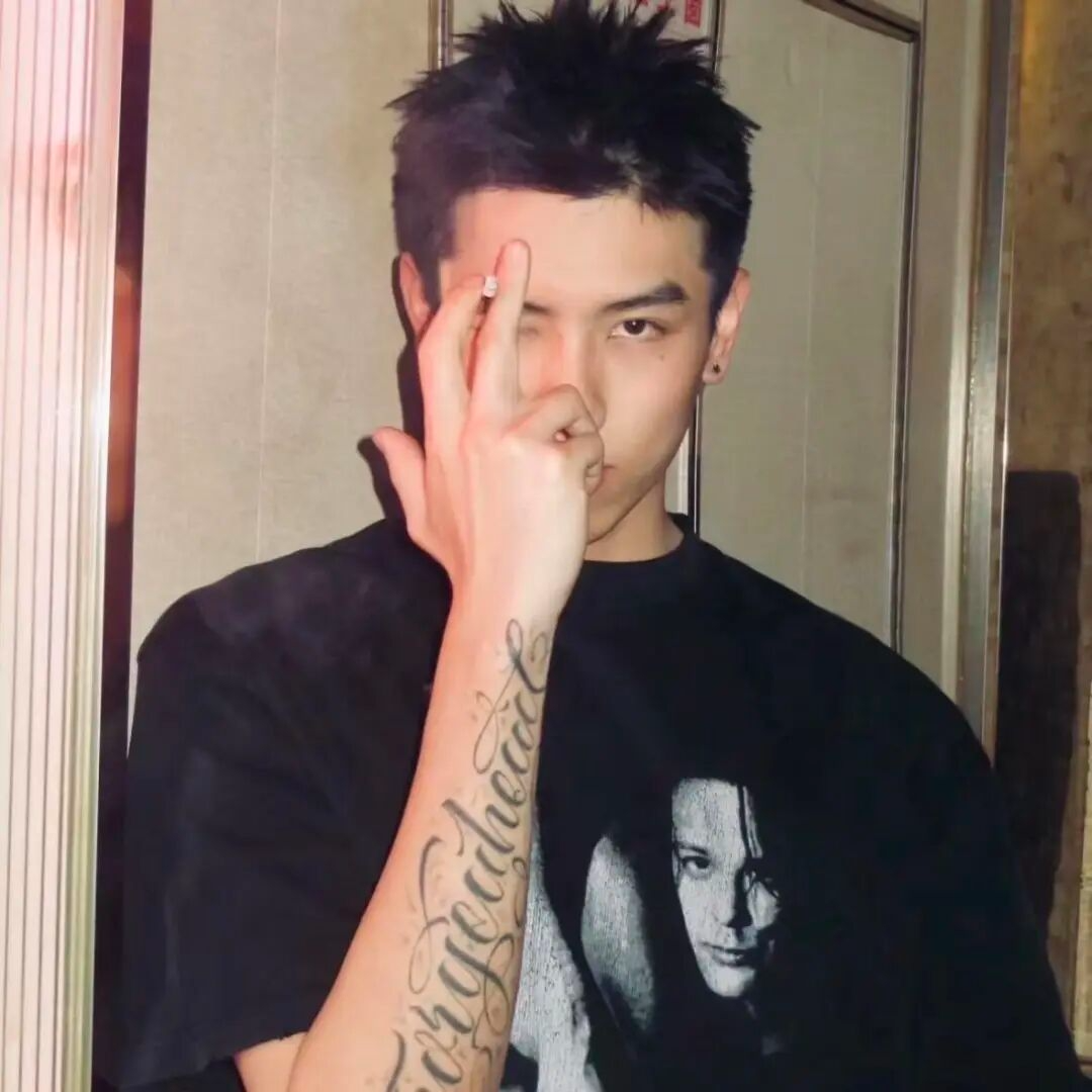 头发越油？我的包里常备——览邦多效男士控油洗发水，告别“反光板”！（图ZMTU1Nzg5NTY=） - 资讯 - 站酷设计师来这个世界看看原创素材 - 站酷ZCOOL