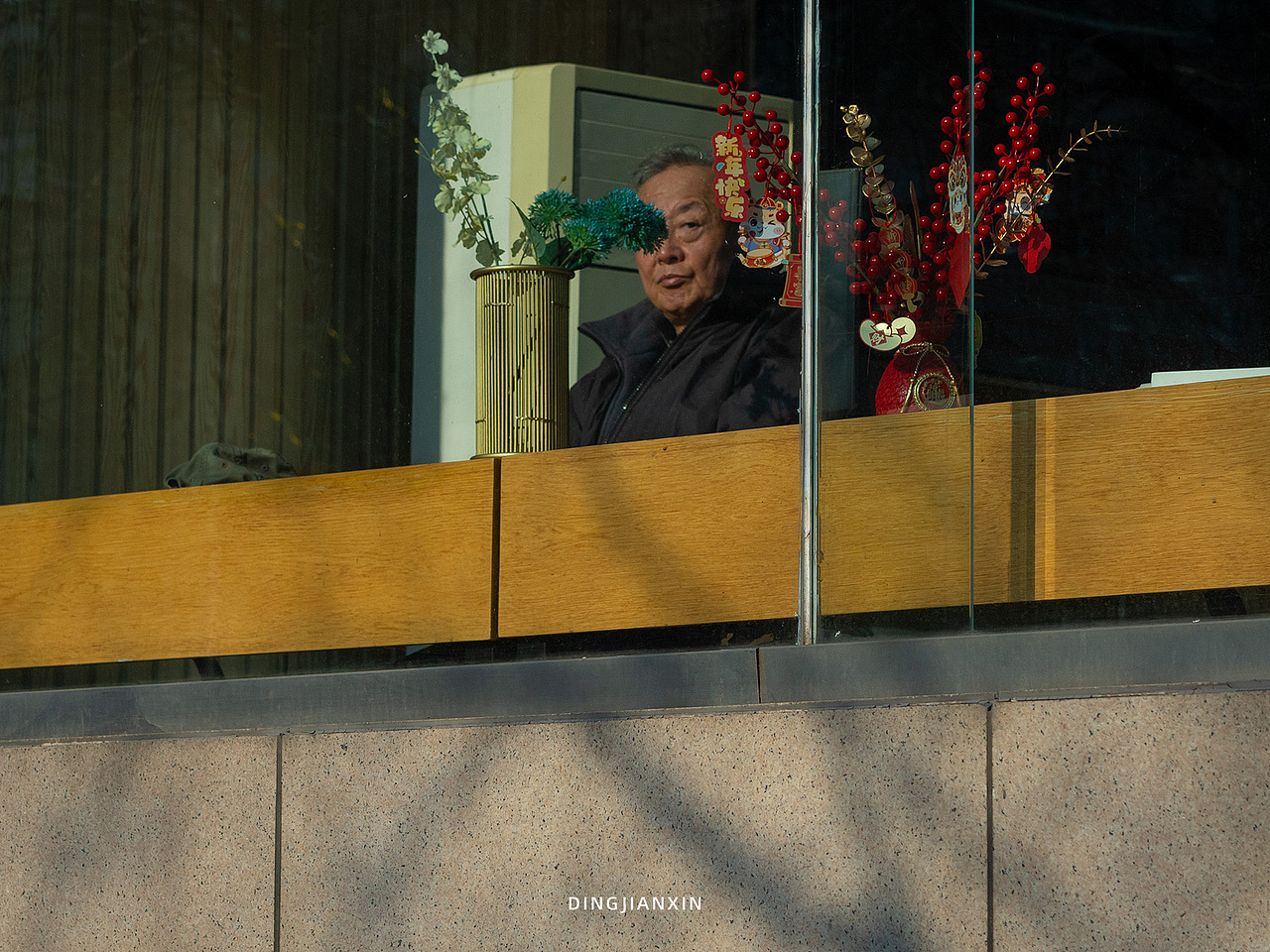 街头就是“生活”，街头摄影就是“看生活”。（图ZNDA2MjY0Njcy） - 人文/纪实摄影 - 站酷设计师小丁叔叔原创素材 - 站酷ZCOOL