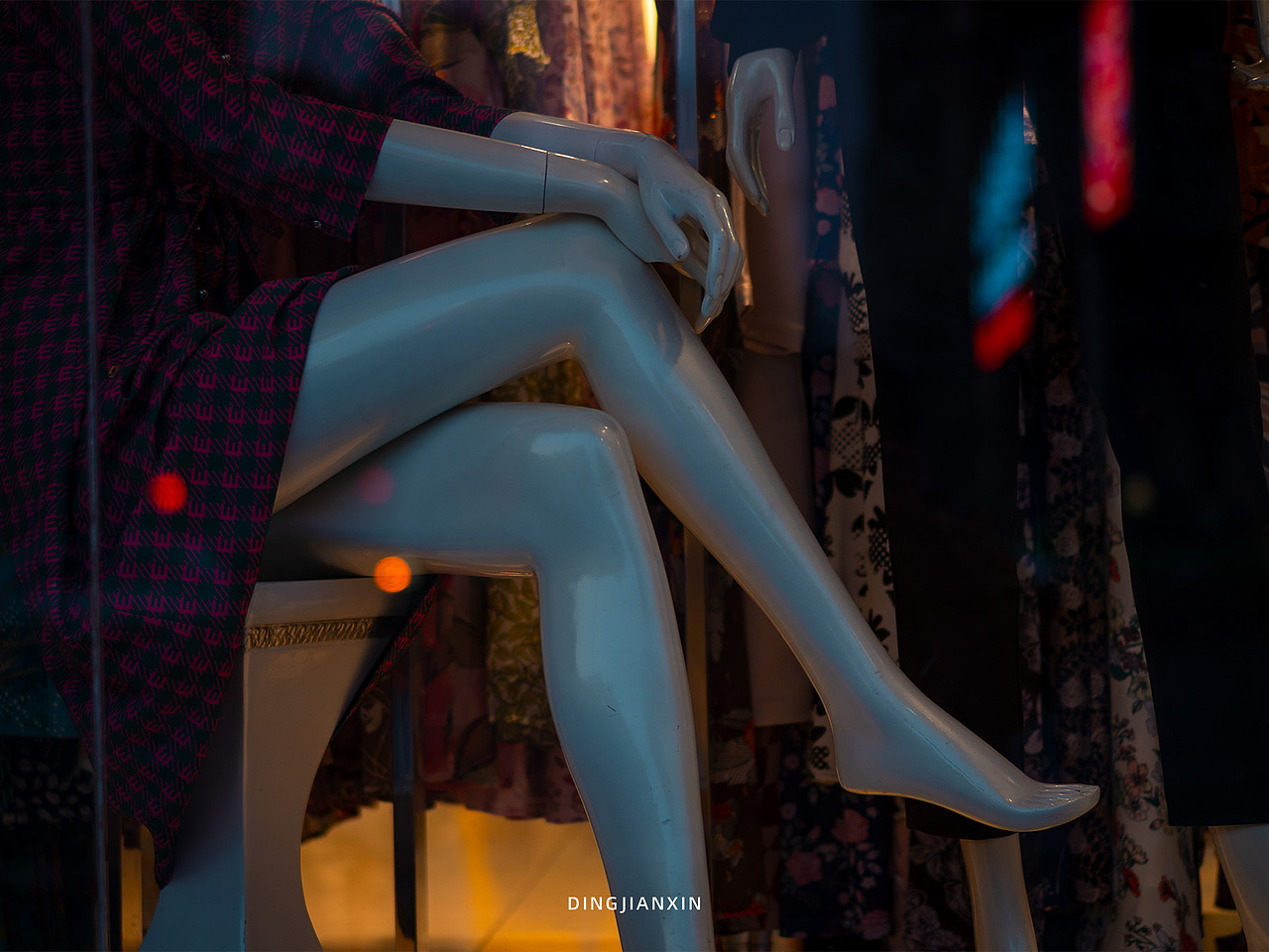 一切都在无可挽回地走向庸俗（图ZNDA2MjY0Nzky） - 人文/纪实摄影 - 站酷设计师小丁叔叔原创素材 - 站酷ZCOOL