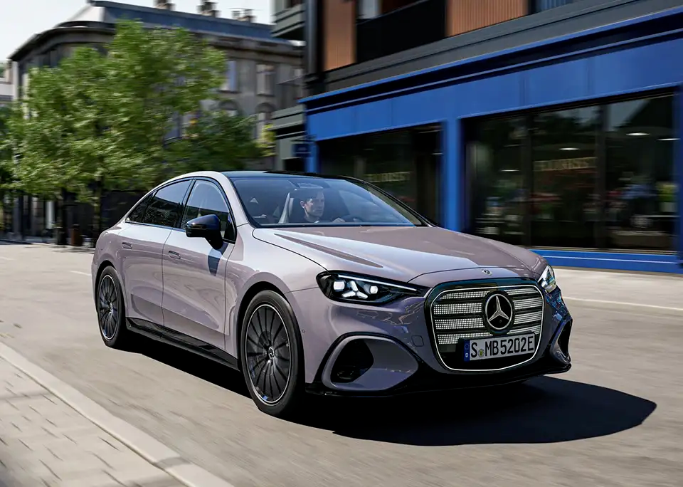 全新奔驰纯电C级全球首秀，内外饰CMF设计解析（图ZMTU1ODIxODQ=） - 资讯 - 站酷设计师CMF设计军团原创素材 - 站酷ZCOOL