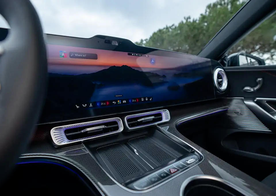 全新奔驰纯电C级全球首秀，内外饰CMF设计解析（图ZMTU1ODIyNTI=） - 资讯 - 站酷设计师CMF设计军团原创素材 - 站酷ZCOOL