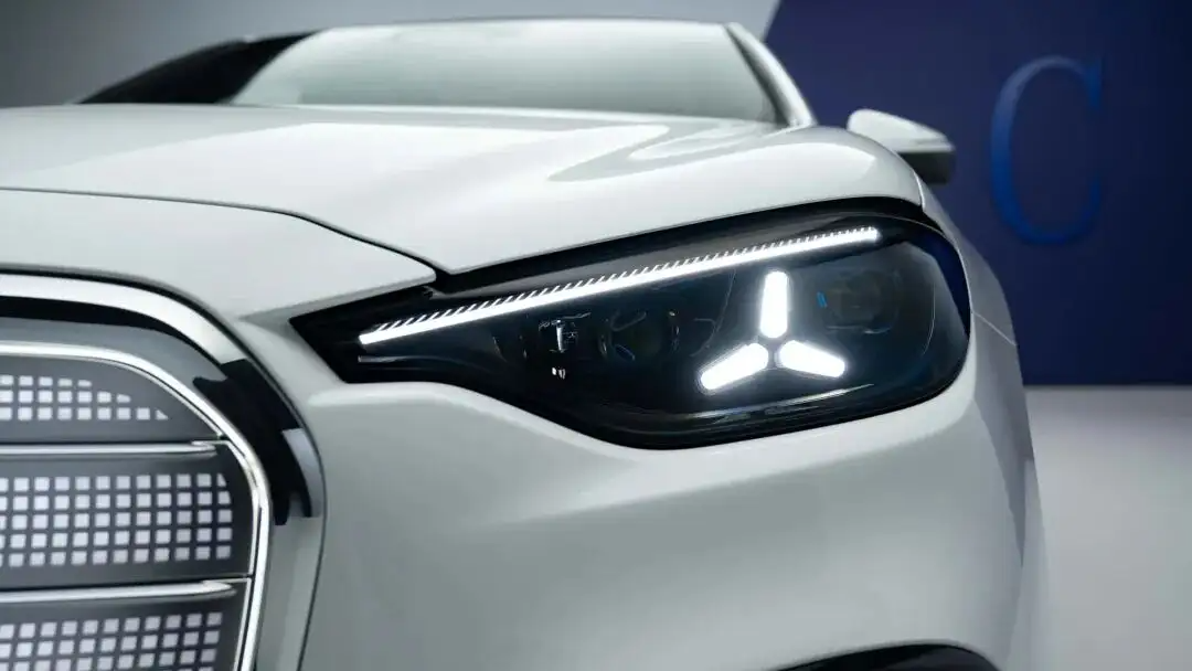 全新奔驰纯电C级全球首秀，内外饰CMF设计解析（图ZMTU1ODIyNDQ=） - 资讯 - 站酷设计师CMF设计军团原创素材 - 站酷ZCOOL