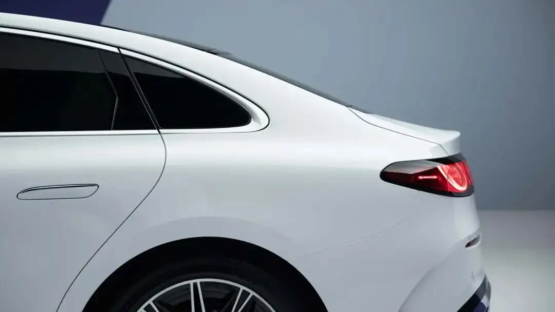 全新奔驰纯电C级全球首秀，内外饰CMF设计解析（图ZMTU1ODIyMjQ=） - 资讯 - 站酷设计师CMF设计军团原创素材 - 站酷ZCOOL